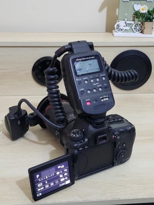 Canon MT-24EX Macro Twin Lite Flash détachable pour appareils photo canon Reflex et compacts
