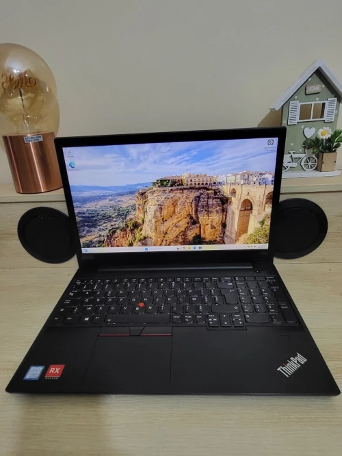 LENOVO THINKPAD E590 | CORE i7-8565UU | AMD RADEON RX 550X 2GB | 16GB RAM | 512GB NVMe SSD