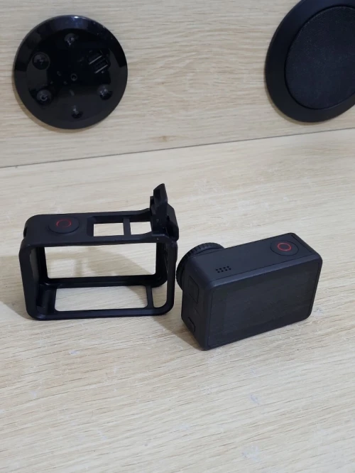 DJI Osmo Action 4 - Caméra d'Action étanche 4K/120 FPS Images saisissantes en Basse lumière 1770mAh