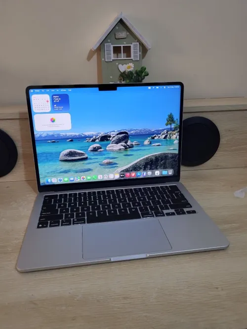 MacBook Air M4 2024 Argent | PUCE M4 8 CORE | GPU 10 CORE | 16GB RAM | 512GB SSD | CYCLES 95 | CAPACITÉ BATTERIE 100%