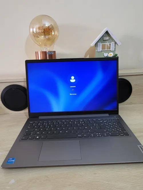 LENOVO IdeaPad 3 15.6'' FHD | CORE i3 1115G4 | 8GB RAM | 512GB NVMe SSD | INTEL UHD GRAPHICS