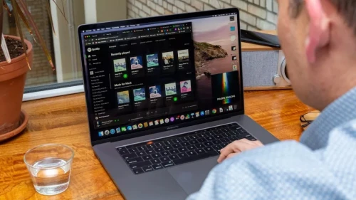 MacBook Pro 16" 2019 | CORE i7 | 16GB RAM | AMD RADEON PRO 5300M 4GB | 512GB SSD |GAMME Workstation