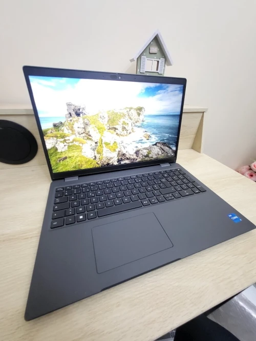 DELL LATITUDE 3540 2024 15.6 FHD | INTEL 12EME GENERATION CORE I5 1235U | 8GB RAM | 512GB M2 SSD
