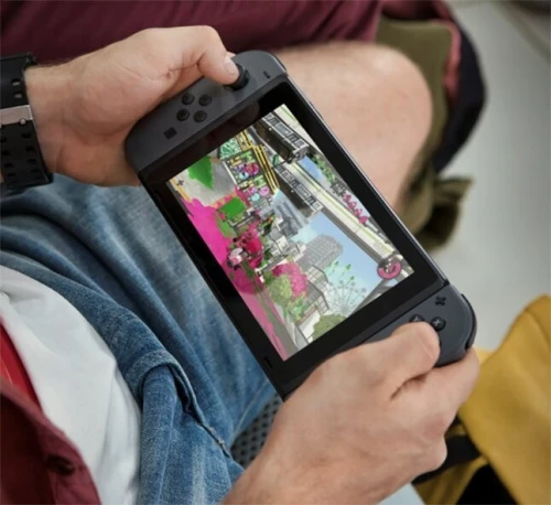 Nintendo Switch + 1 JEUX