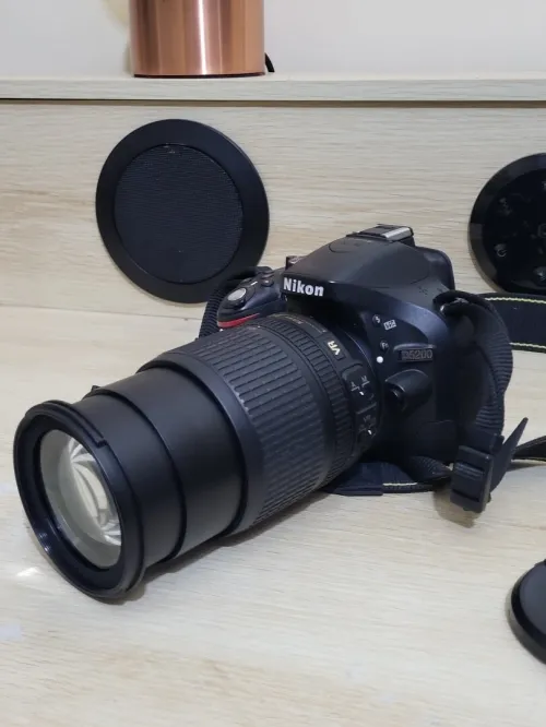 Nikon D5200 Appareil photo numérique Réflex 24,2 Mpix + Objectif AF-S DX 18-105mm f/ ED VR