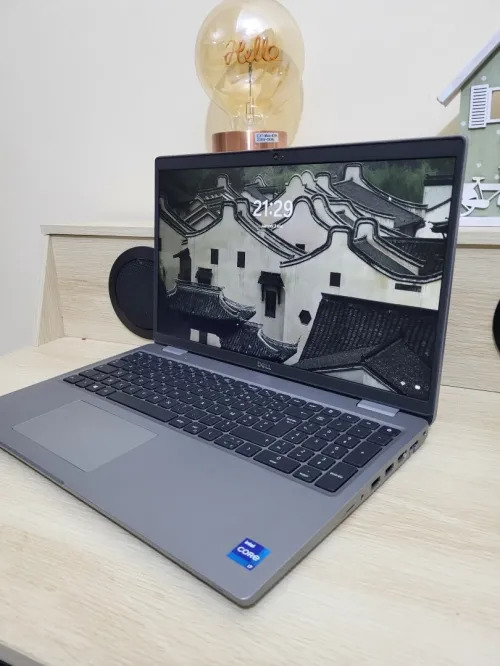 DELL LATITUDE 5520 | INTEL CORE i7 1165G7 | 16GB RAM | 256GB SSD | INTEL Iris Xe