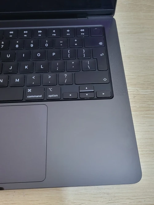MacBook Pro M4 MAX 14'' 2024 | Puce M4 Max CPU 16 COEURS | GPU 40 COEURS | 64GB RAM | 1TB SSD | CYCLES 177