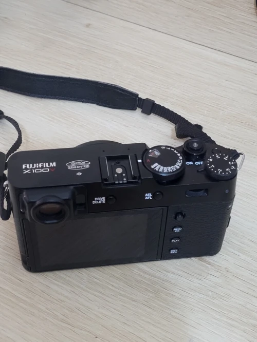 fujifilm x100v Vidéo 4K | Capteur X-Trans CMOS 4 de 26.1 MP | Objectif 23 mm F/2.0 | Processeur X 4 