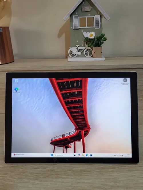 Microsoft Surface Pro 7 INTEL CORE i5 1035G4 - 8GB RAM - 128 NVMe SSD