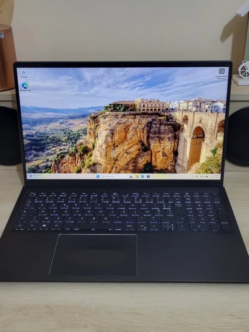 DELL VOSTRO 15.6'' FHD | CORE i5-11300H | 8GB RAM | 256GB NVMe SSD | INTEL IRIS XE