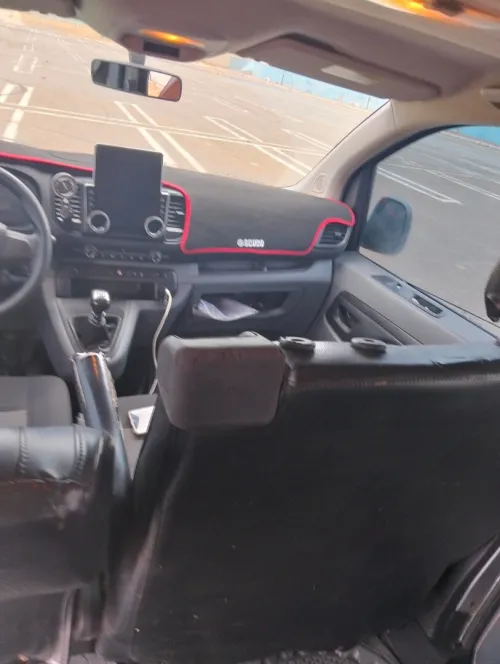 Location voiture 9 place expert 2020