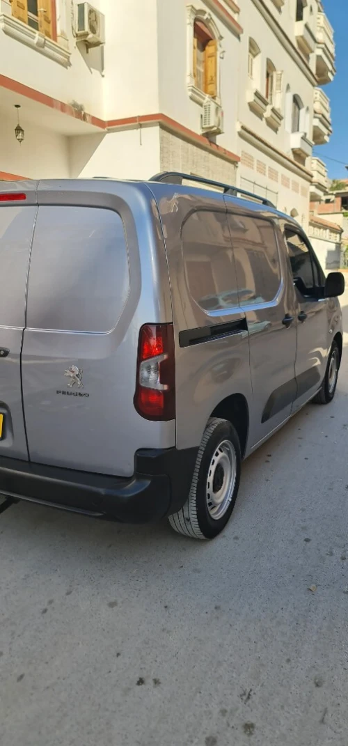 Peugeot Partner 2021 K9