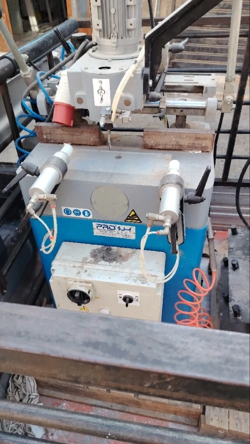 Machine menuiserie aluminium et PVC