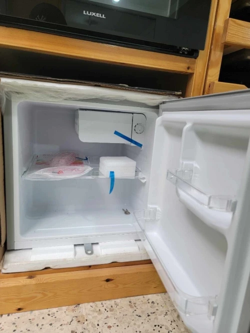 PROMO Mini Bar Géant 48L Gris avec clé 19000Da