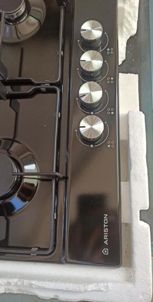 PROMO Plaque chauffante ariston 4 feux noir matte 26000 da