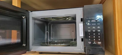 PROMO Micro-ondes HISENSE 25L Noir avec grille 26500Da