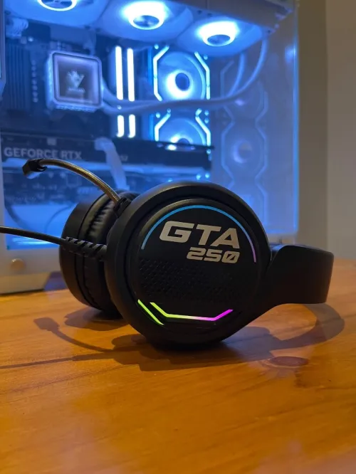 Casque GTA 250 RGB 7.1 France Trademark PC + PS4