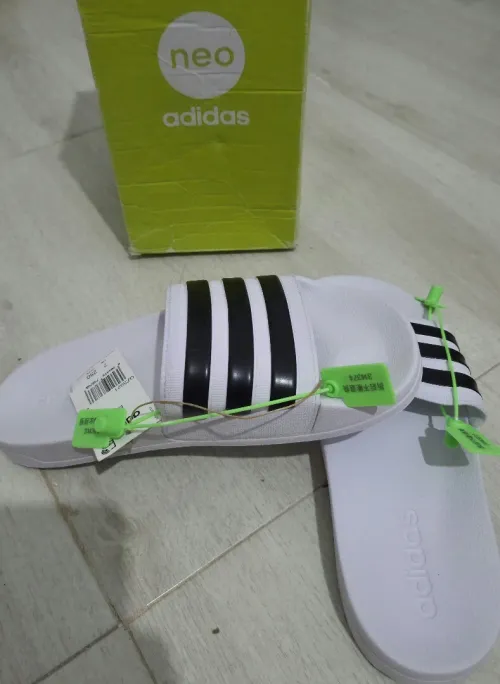 claquette adidas originale