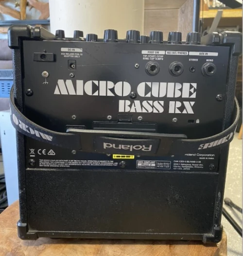 Guitare basse 4 cordes + Ampli basse ROLAND