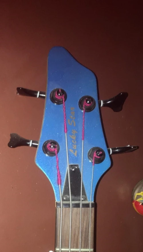 Guitare basse 4 cordes + Ampli basse ROLAND