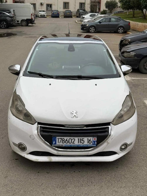 Peugeot 208 2015 Allure