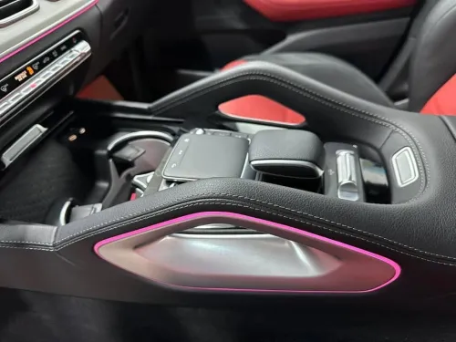 Mercedes GLE 300D 2024 .