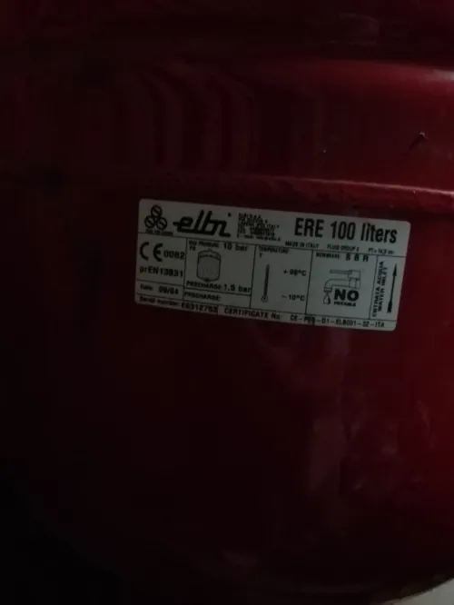 VEND VASE D'EXPANSION ELBI 100L NEUF