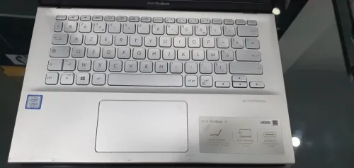 PC Asus vivobook 14" 8GB 256GB