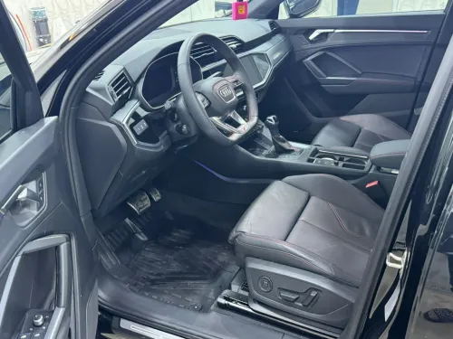 Audi Q3 2024 Back black