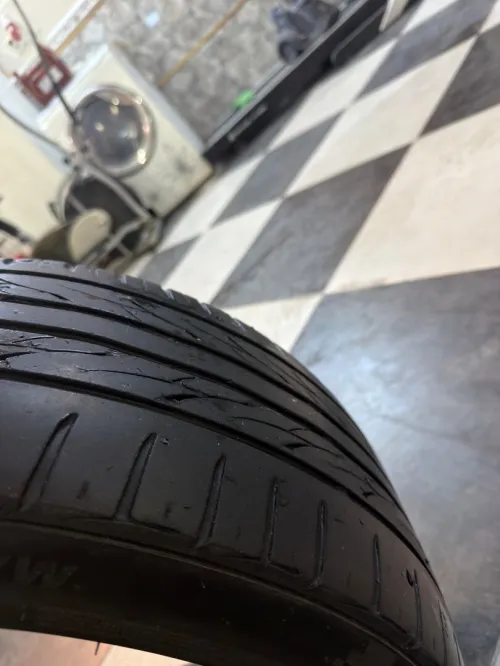 245 40 18 kumho