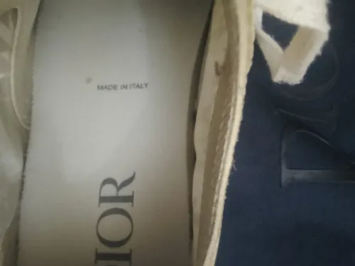 DIOR
