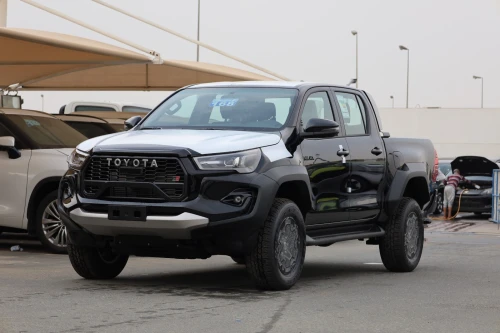 Toyota Revo  2025 