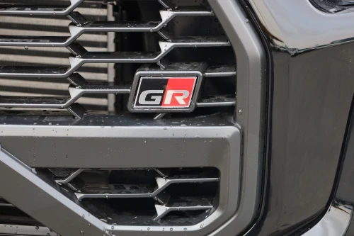 Toyota Revo  2025 