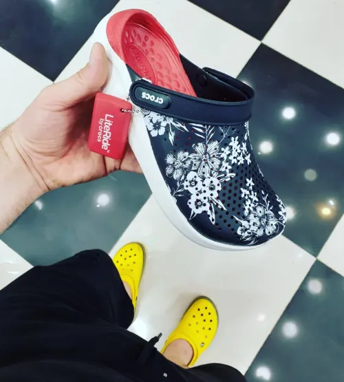 Crocs 