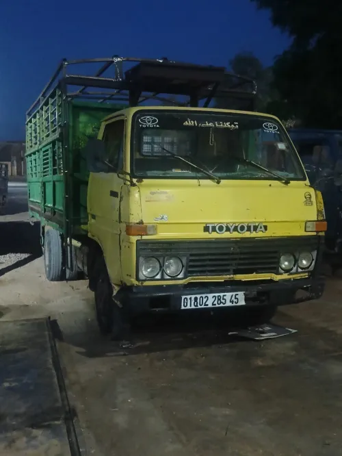 Toyota Bu30 1985