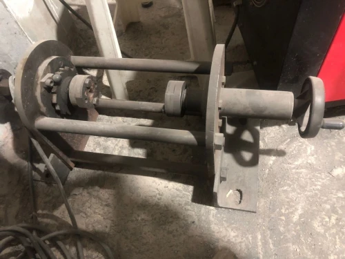 Machine fer forgé ( cintreuse , plieuse , embossing machine)