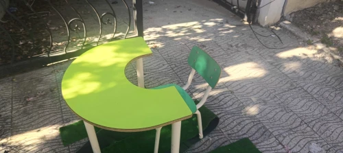 Table avec chaise pour enfants 