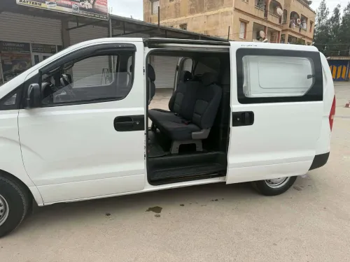 Hyunda H1 2011