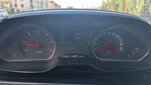Peugeot 208 2015 Allure