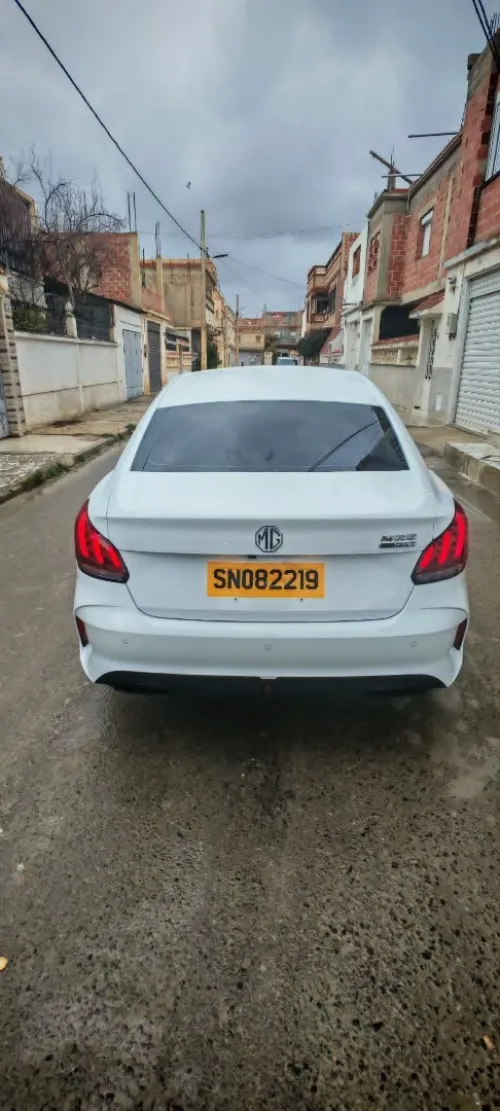 MG MG5 2025 