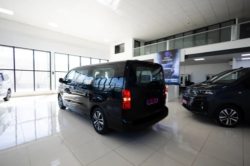Peugeot Traveller 2026 vip
