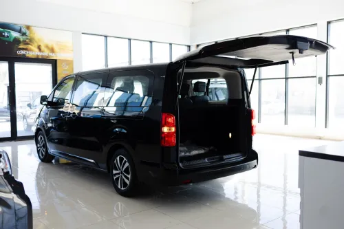 Peugeot Traveller 2026 vip