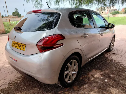 Peugeot 208 2018 Active Facelift