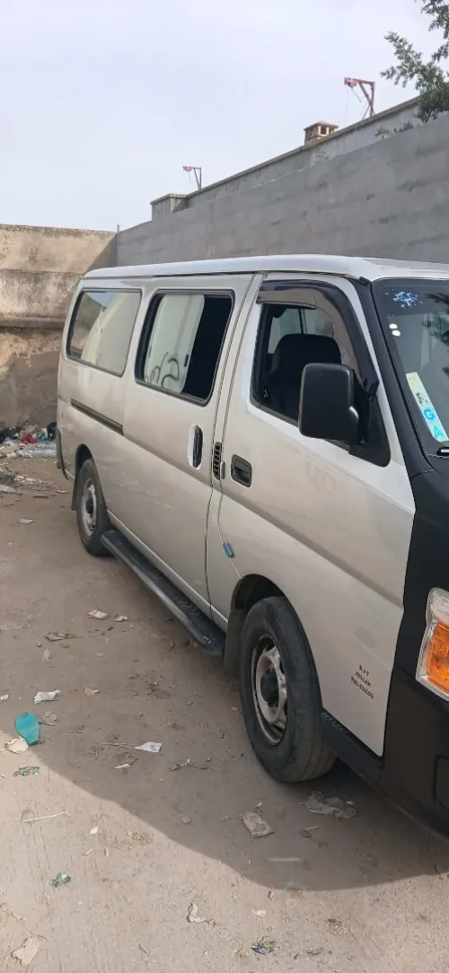Nissan Urvan 2013 Microbus 15P