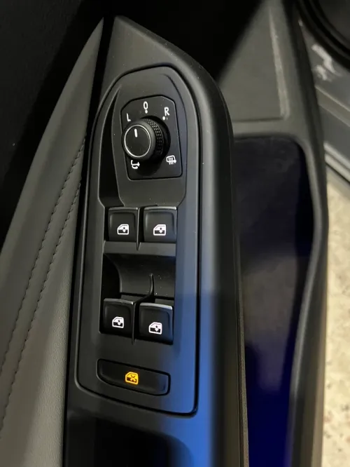 Volkswagen Golf 8 2025 R Black Edition 