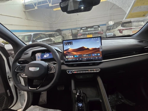 Geely Coolray 2025 