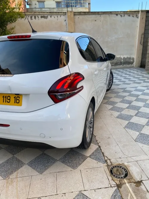 Peugeot 208 2019 Allure