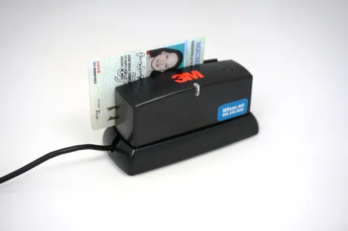 LECTEUR MRZ 3M CR100