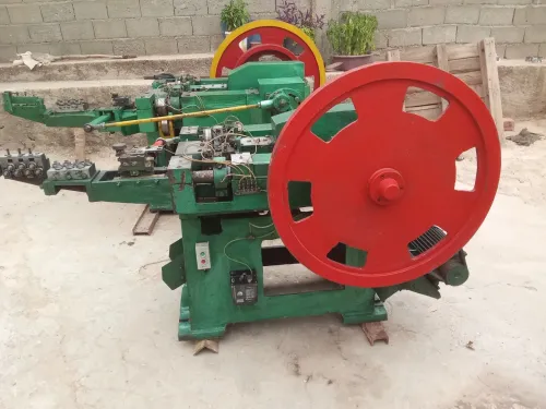 Machine a clous