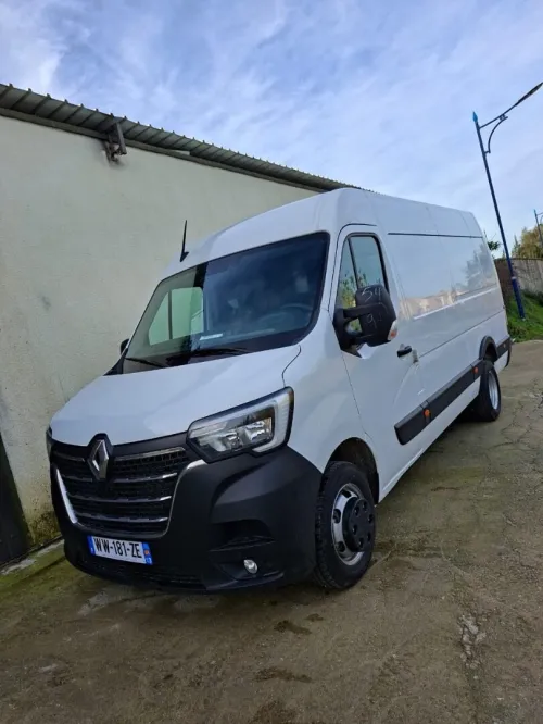 Renault ‏مجاهد ثلاثة سنوات Mastar Dilia 2025